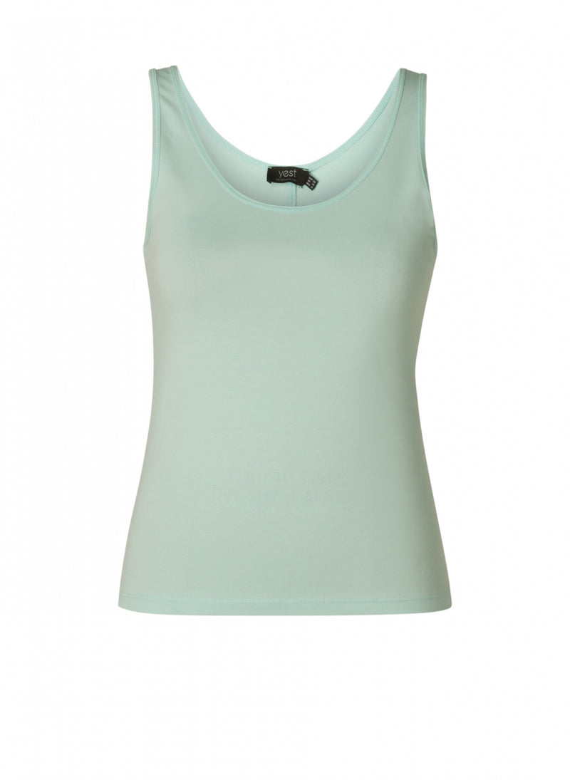 YEST // 0005176 GERRIETTE ESSENTIAL TANK PASTEL BLUE