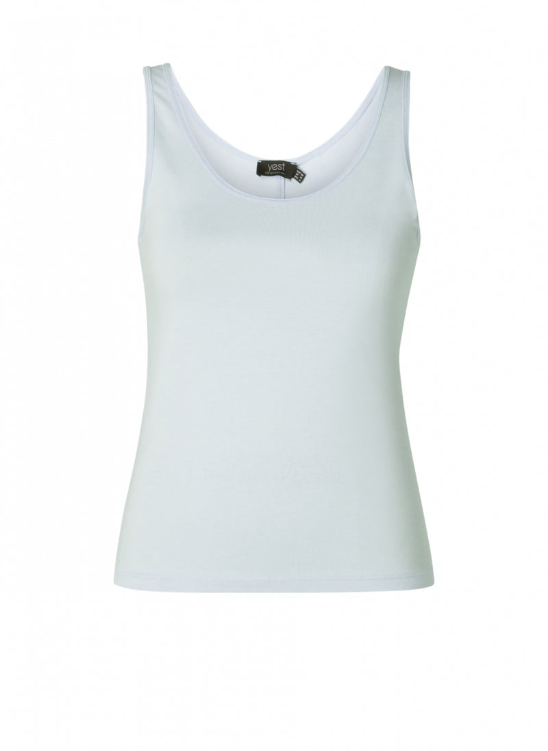 YEST // 0005772 GERRIETTE ESSENTIAL TANK PASTEL BLUE