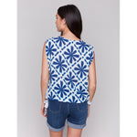 CHARLIE B // C4485P PRINTED SLEEVELESS BLOUSE