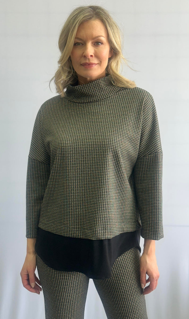 SOFT WORKS // AVENUE 102956 LAYERED MOCK NECK TOP