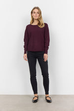 SOYA CONCEPT // SC-DOLLIE 620 SWEATER WITH BACK BUTTON DETAIL MERLOT