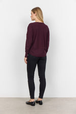 SOYA CONCEPT // SC-DOLLIE 620 SWEATER WITH BACK BUTTON DETAIL MERLOT