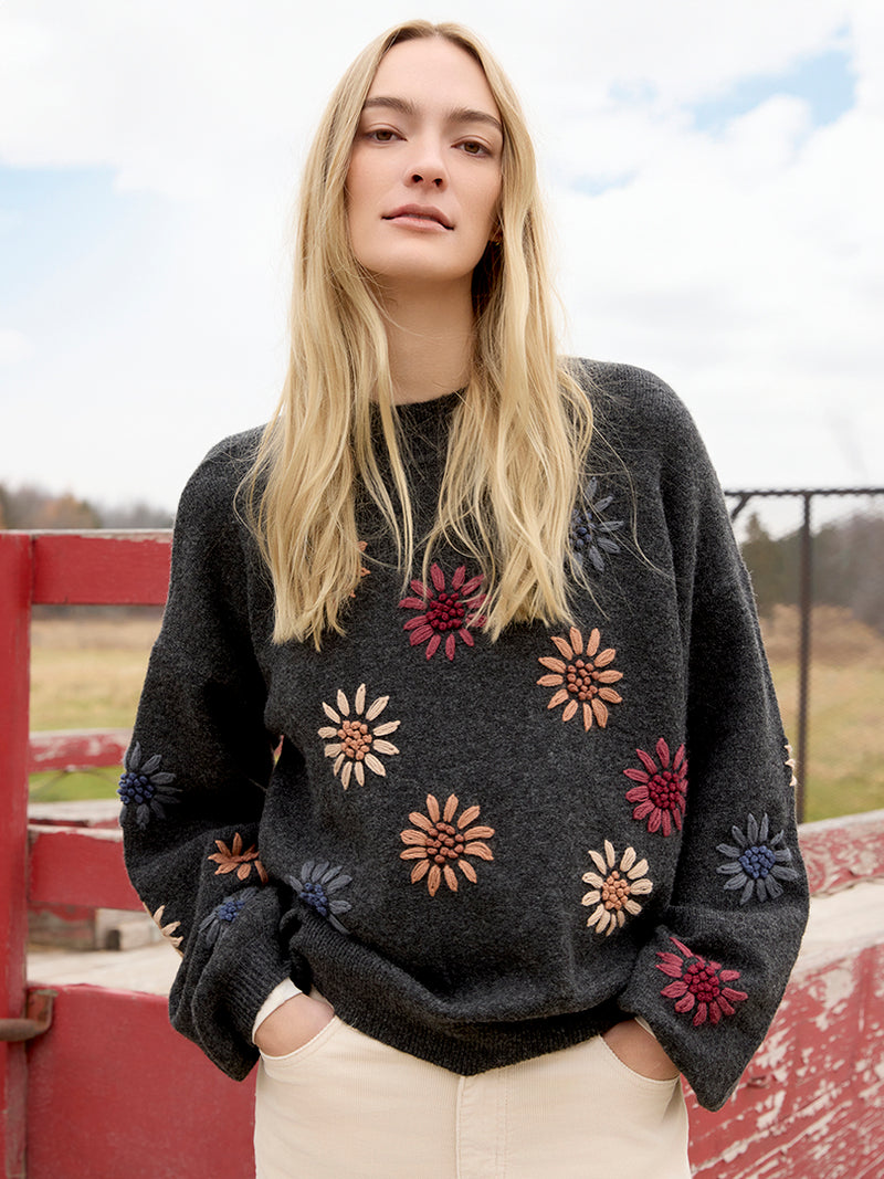 CHARLIE B // 2689E MOCK NECK SWEATER WITH EMBROIDERY