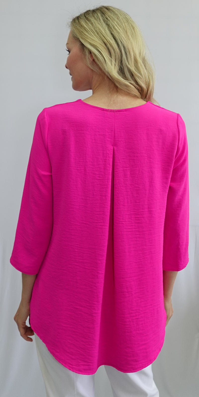 SOFT WORKS // AIR FLOW 92610 VEE NECK TOP WITH BACK PLEAT (4 COLOURS)