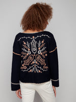 CHARLIE B // 2879 RIBBED NOTCH NECK SWEATER WITH EMBROIDERY