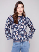 CHARLIE B // 2905 JAQUARD SWEATER WITH CREW NECK