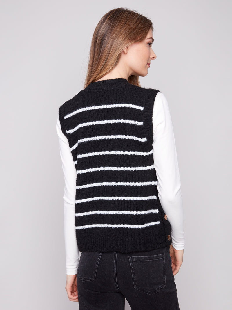 CHARLIE B // 2927 SLEEVELESS SWEATER WITH SNAP DETAILS