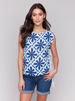 CHARLIE B // C4485P PRINTED SLEEVELESS BLOUSE