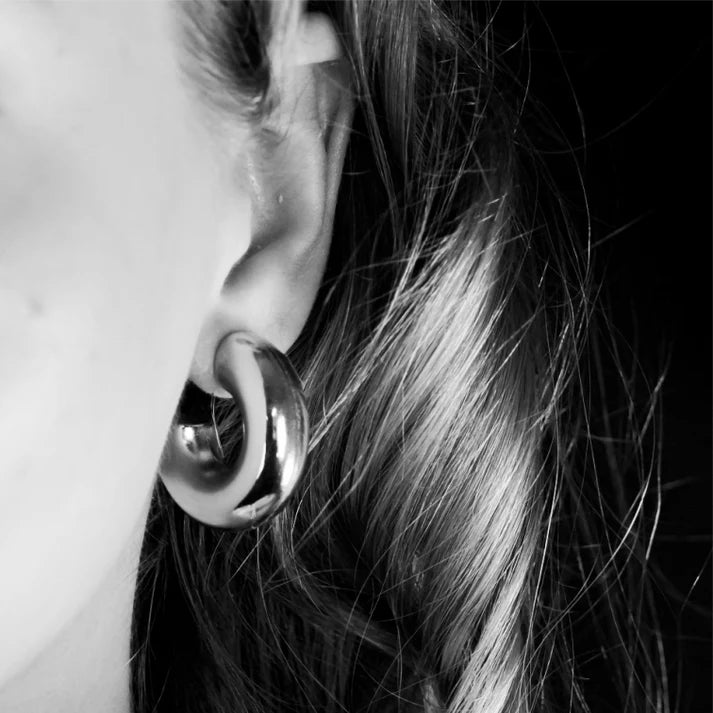 HACKNEY NINE // DEMONTE CHUNKY HOOP EARRINGS SILVER