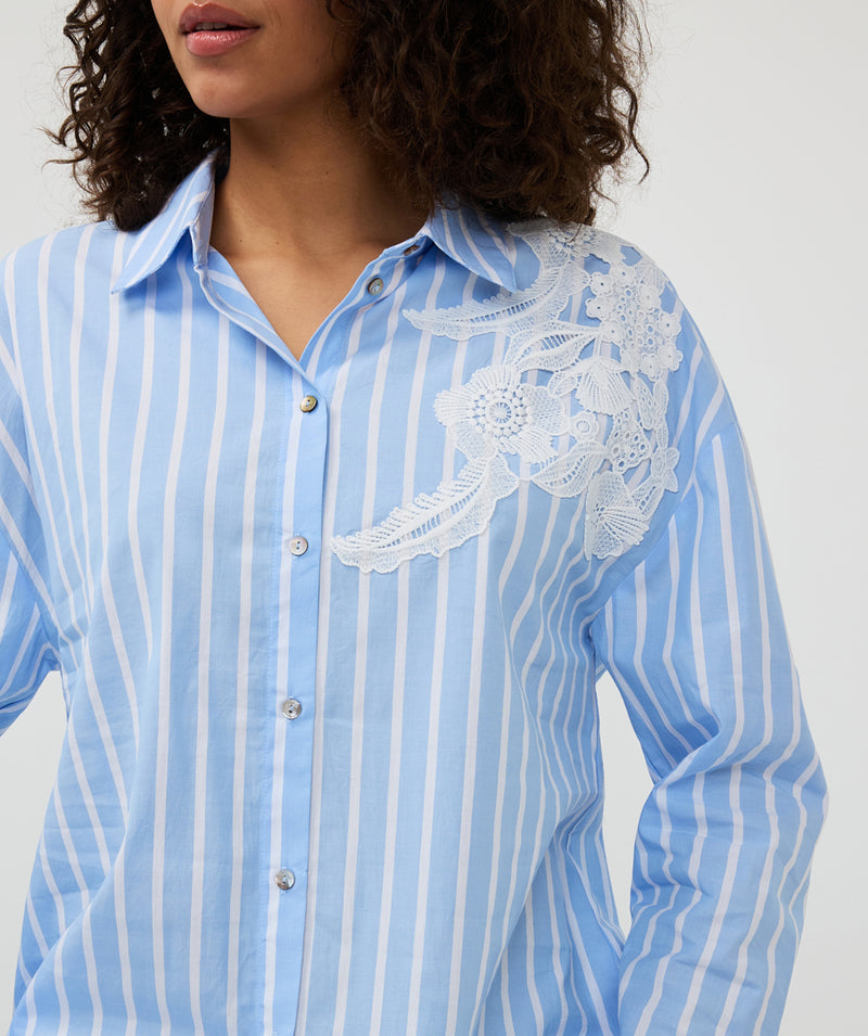 ESQUALO // 15011 BUTTON-UP BLOUSE WITH LACE DETAIL
