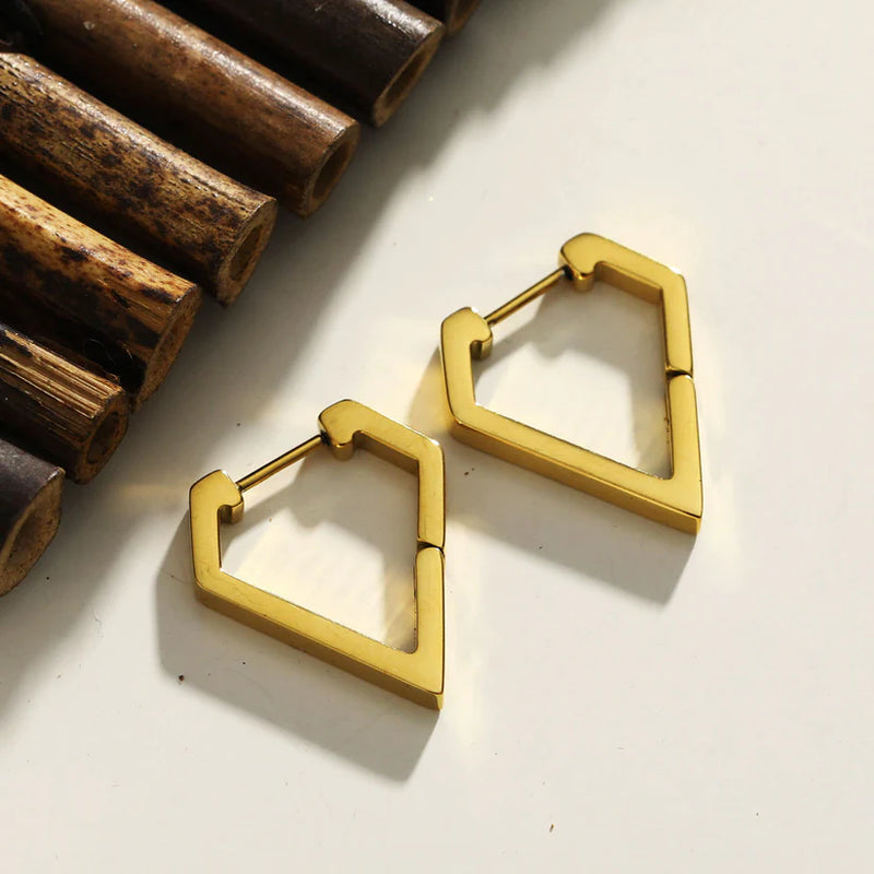 HACKNEY NINE // CAGLIARI TRIANGULAR HOOPS