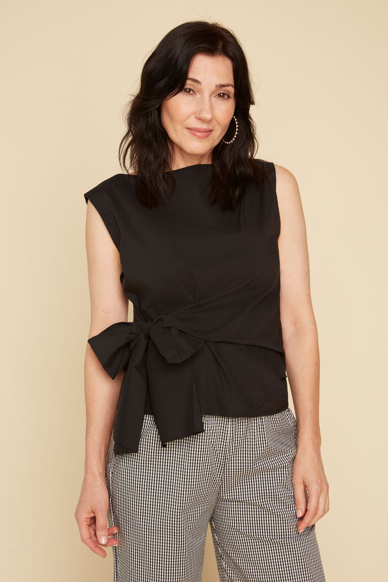 RENUAR // R5185 SLEEVELESS BLOUSE WITH LARGE BOW BLACK