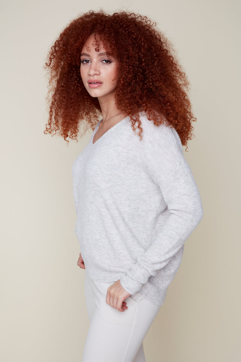 RENUAR // R6905 KNIT VEE NECK SWEATER HEATHER BONE