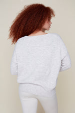 RENUAR // R6905 KNIT VEE NECK SWEATER HEATHER BONE