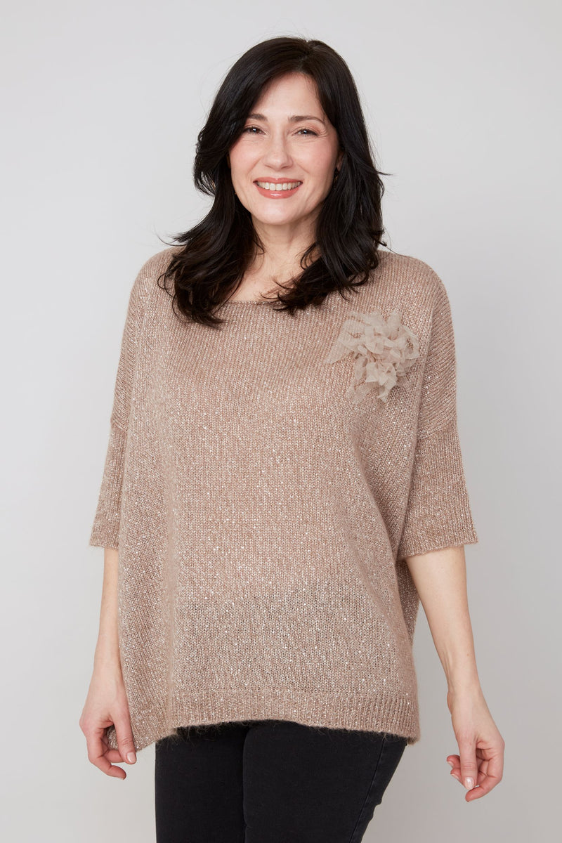 RENUAR // R6962 SCOOP NECK SWEATER WITH FLOWER APPLIQUÉ