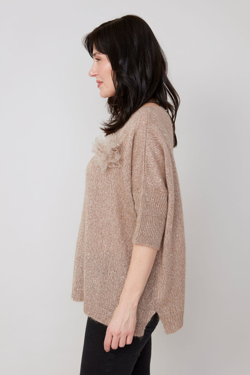 RENUAR // R6962 SCOOP NECK SWEATER WITH FLOWER APPLIQUÉ