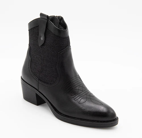 LITTLE EMPRESSES // XYG-10 COWBOY BOOTIES BLACK