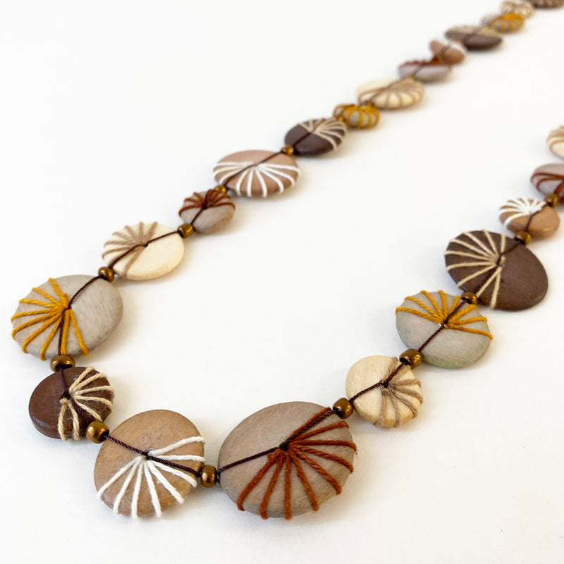 CARACOL // 1403-NAT NECKLACE